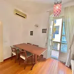 Coluccio C&L Home, In Coorte Silenziosa Milanese, Vicino A Metropolitana, Strategica Per Eventi, Fiere E Concerti