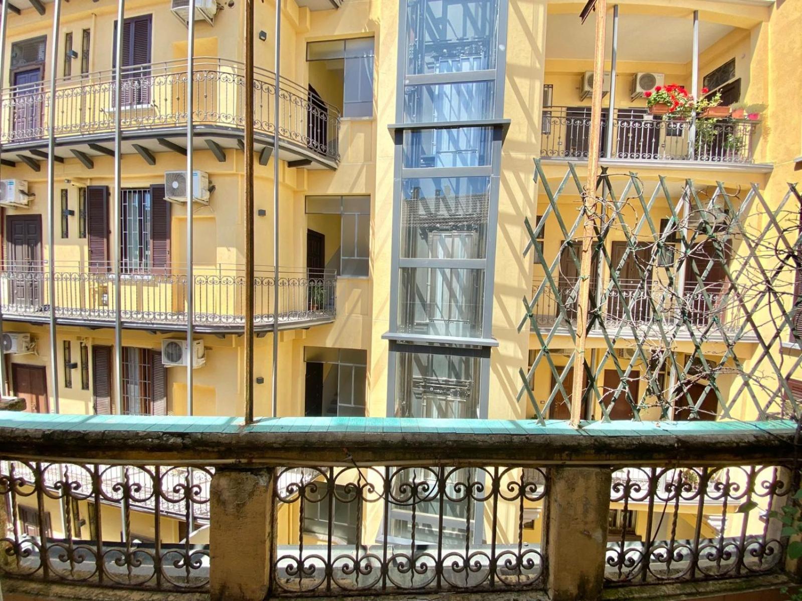 Coluccio C&l Home, In Coorte Silenziosa Milanese, Vicino A Metropolitana, Strategica Per Eventi, Fiere E Concerti Apartment *