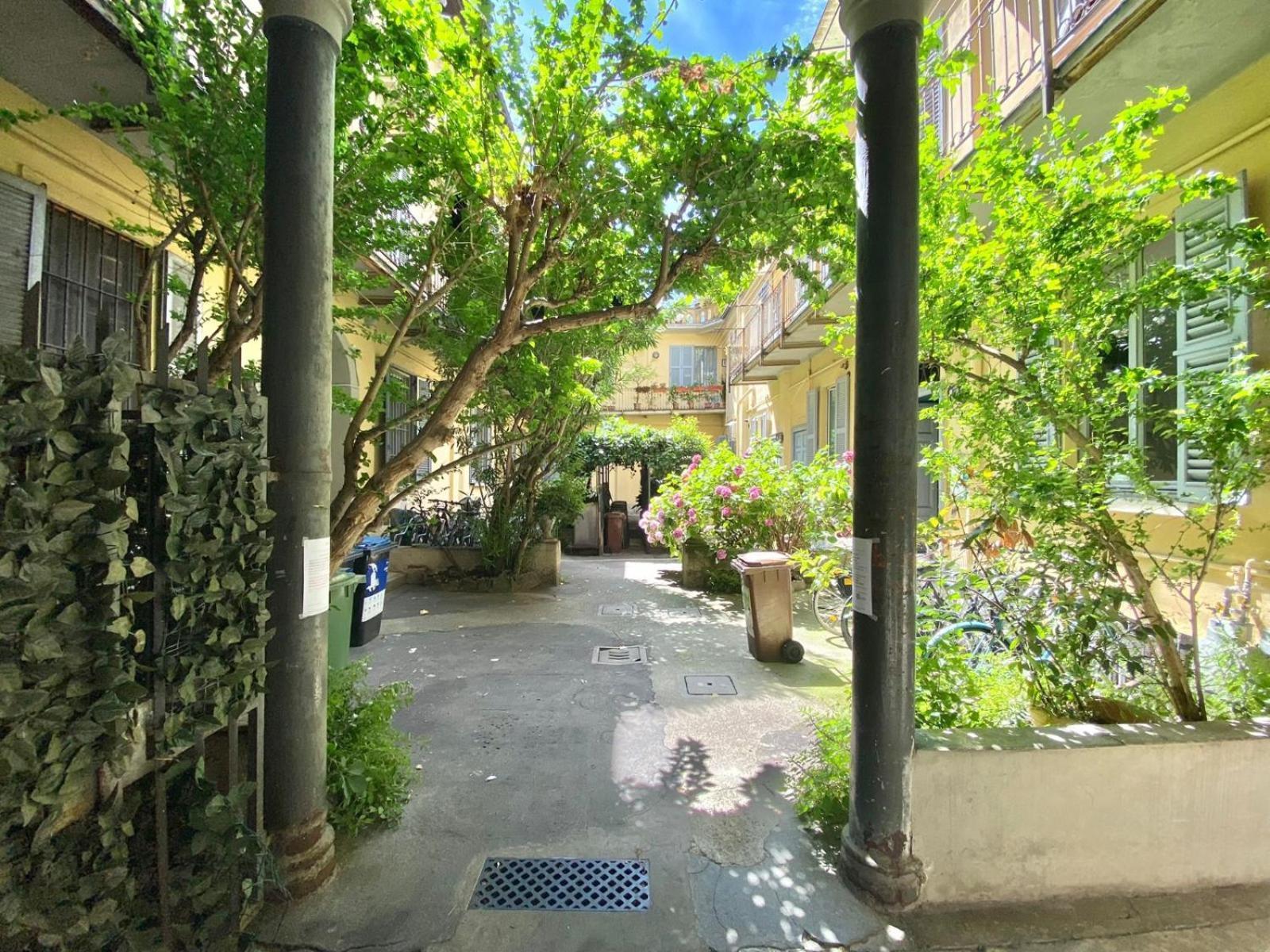 Coluccio C&l Home, In Coorte Silenziosa Milanese, Vicino A Metropolitana, Strategica Per Eventi, Fiere E Concerti Apartment *
